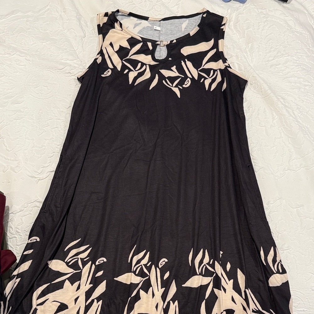 Amazon Black and Cream Floral Midi Dress